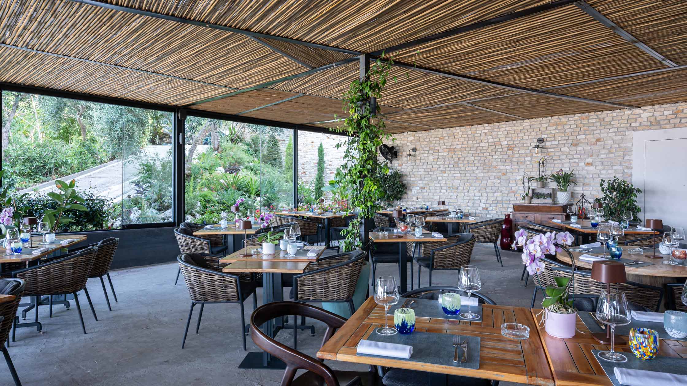 Chi siamo esperia osteria giardino coperto